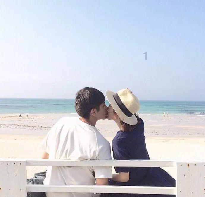 给手机就笑，拿走就跳？别让童年被“锁”在屏幕里