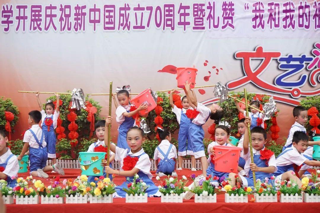 小猫钓鱼游戏龙王版有船